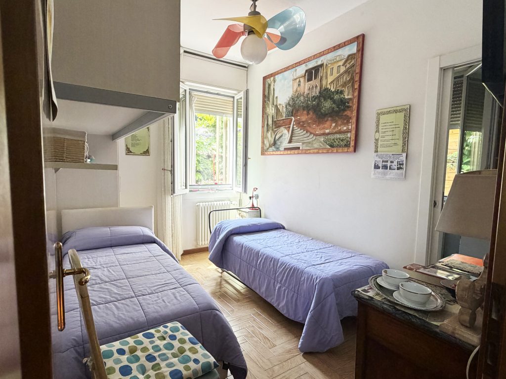 camera rialto bnb chez elisabeth bagno in camera room booking airbnb