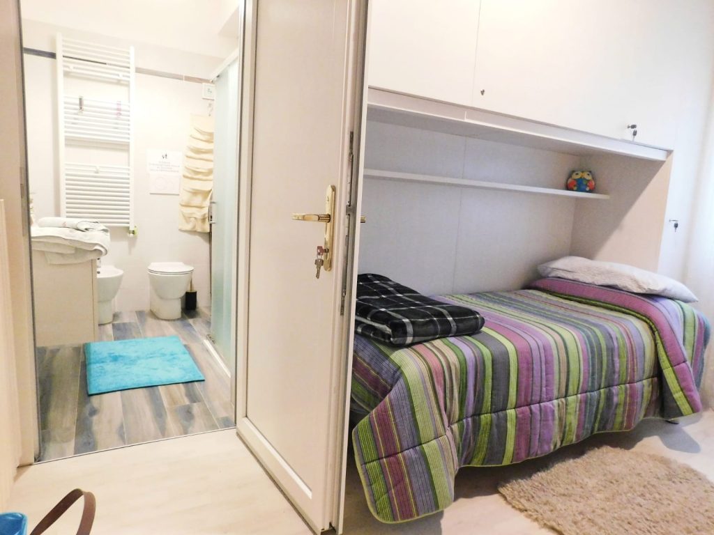 camera murano bagno bnb chez elisabeth padova7